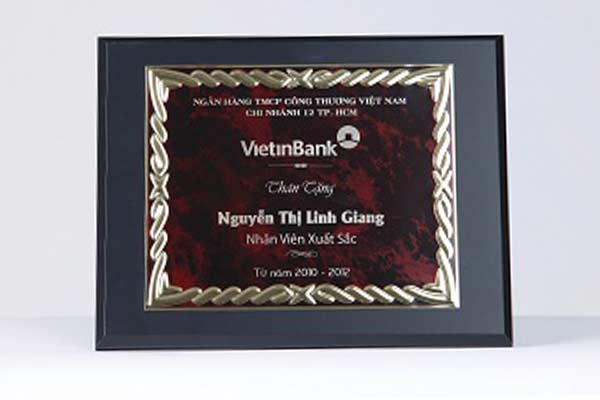 Bảng vinh danh khen thưởng nhân viên xuất sắc