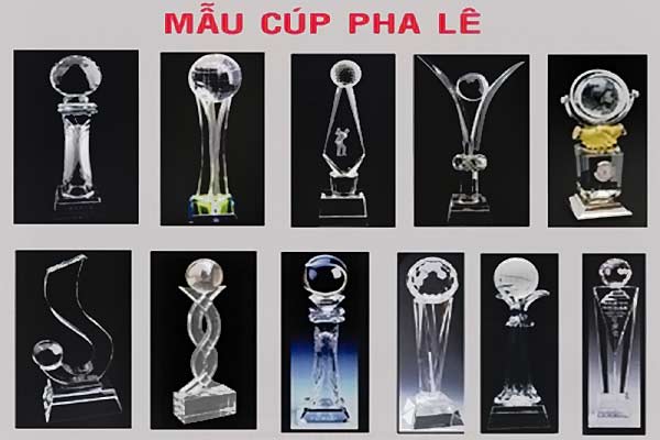cửa hàng bán cúp lưu niệm pha lê  giá rẻ