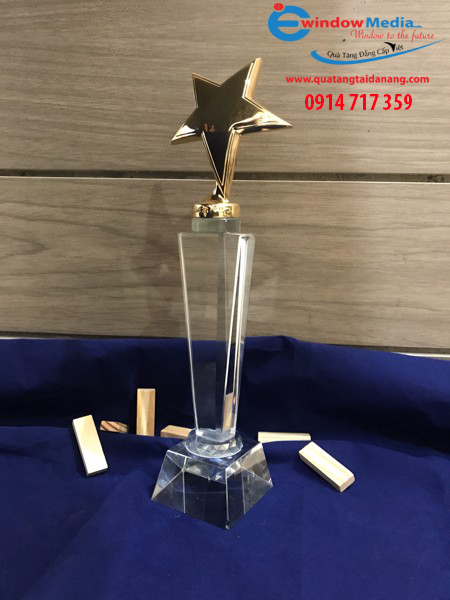 Cúp thể thao pha lê