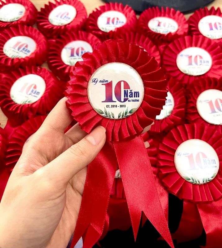 Hoa cài áo đại biểu